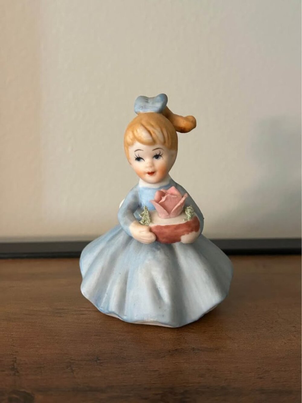 Vintage 1950’s Napco porcelain flower girl figurine